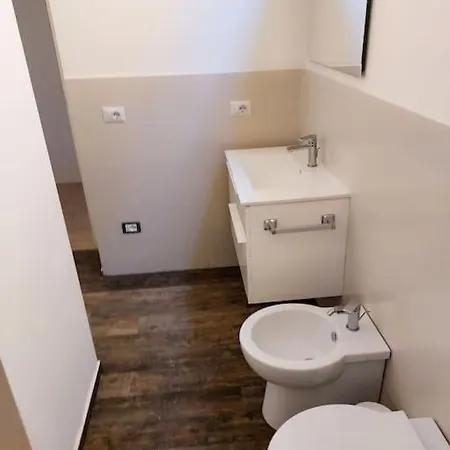 Pola 90 - Centrocitta, Wi-fi, 200 M Dalla Spiaggia *